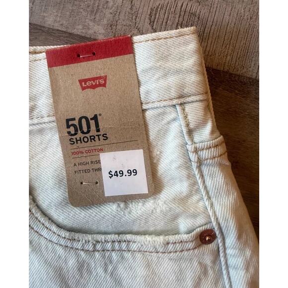Levi's Jean Shorts Woemns 26 White Denim 5 Pockets Red Tab Cut Off Distressed - Picture 3 of 13